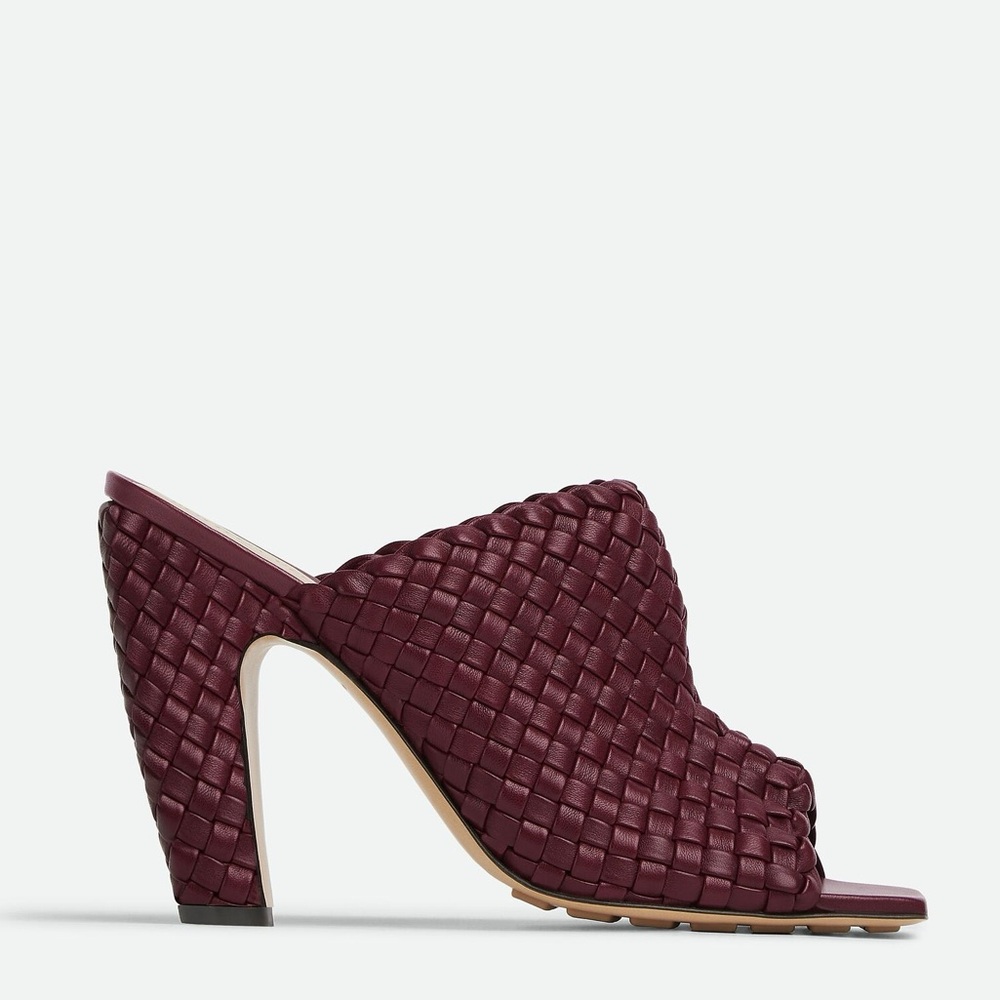 Bottega Veneta Canalazzo high-heeled sandals burgundy Intreccio pattern Mules